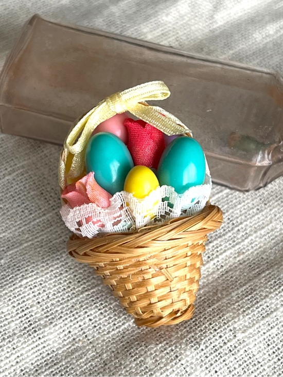 Jewelry - Vintage Easter Wicker Basket Brooch Pin